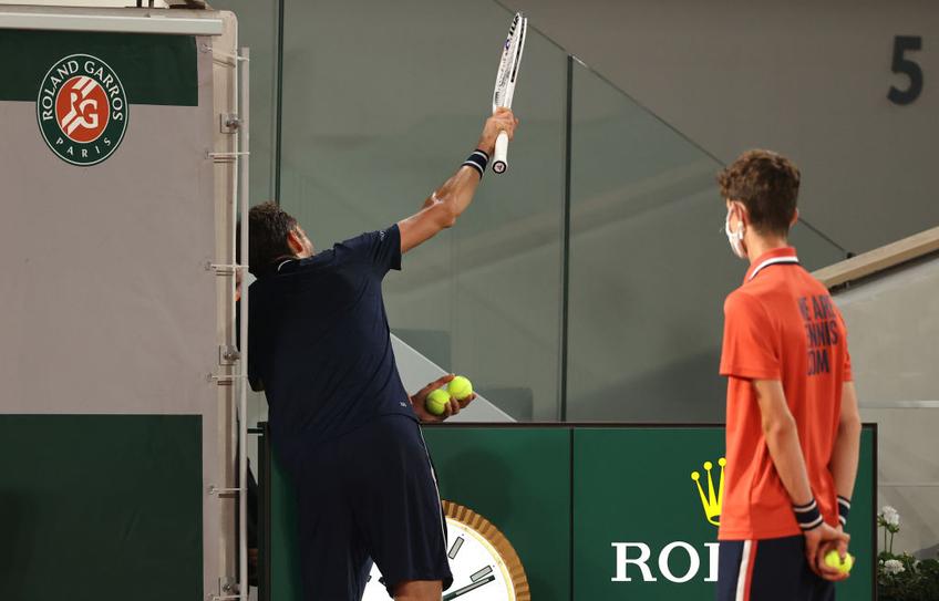 Stefanos Tsitsipas (22 de ani, 5 ATP) s-a calificat în semifinalele Roland Garros 2021. Grecul a trecut de Daniil Medvedev (25 de ani, 2 ATP), scor 6-3, 7-6(3), 7-5.