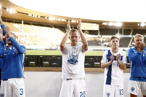 Joel Pohjanpalo (în centru), un pericol pentru România // Foto: Imago