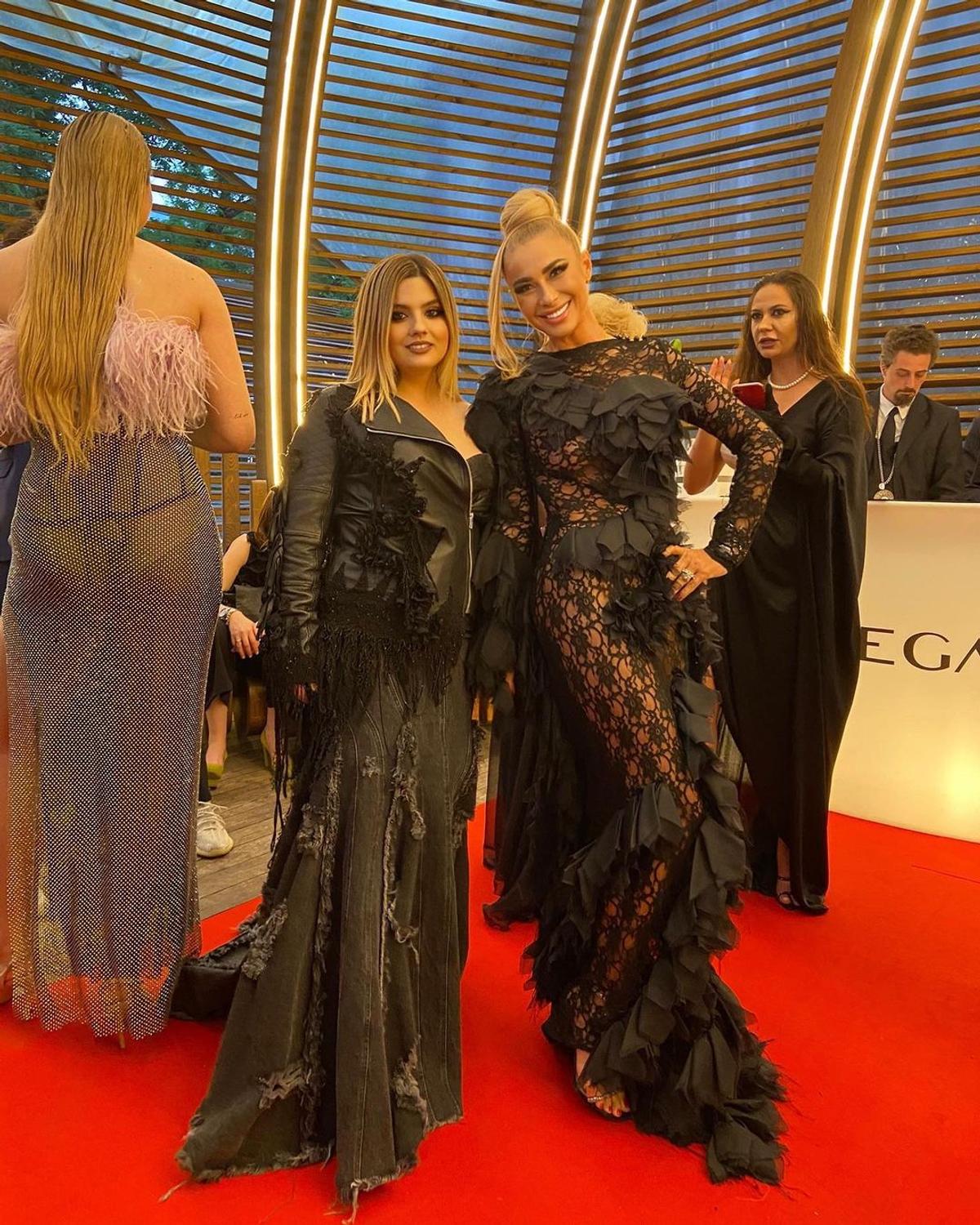 Anamaria Prodan, o nouă apariție extravagantă » Tratament cu aur de 24K: „Sunt foarte fericită”