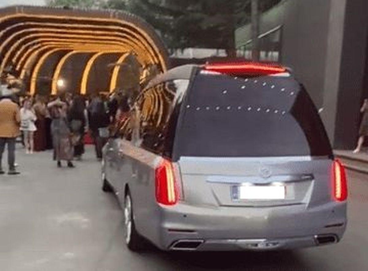 Anamaria Prodan, o nouă apariție extravagantă » Tratament cu aur de 24K: „Sunt foarte fericită”