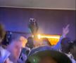 Michail Antonio, atacantul lui West Ham și colegii lui, sărbătorind la hotel
