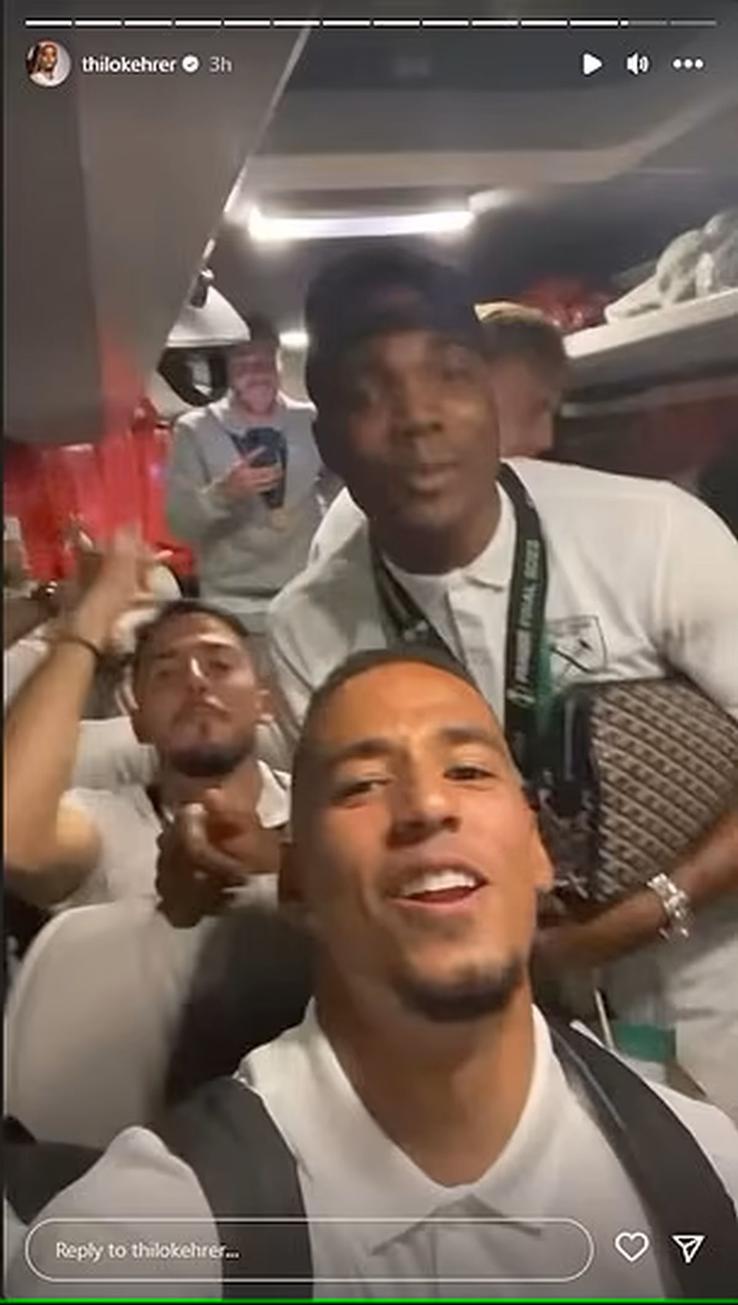 Thilo Kehrer (centru), împreună cu Angelo Ogbonna și Pablo Fornals