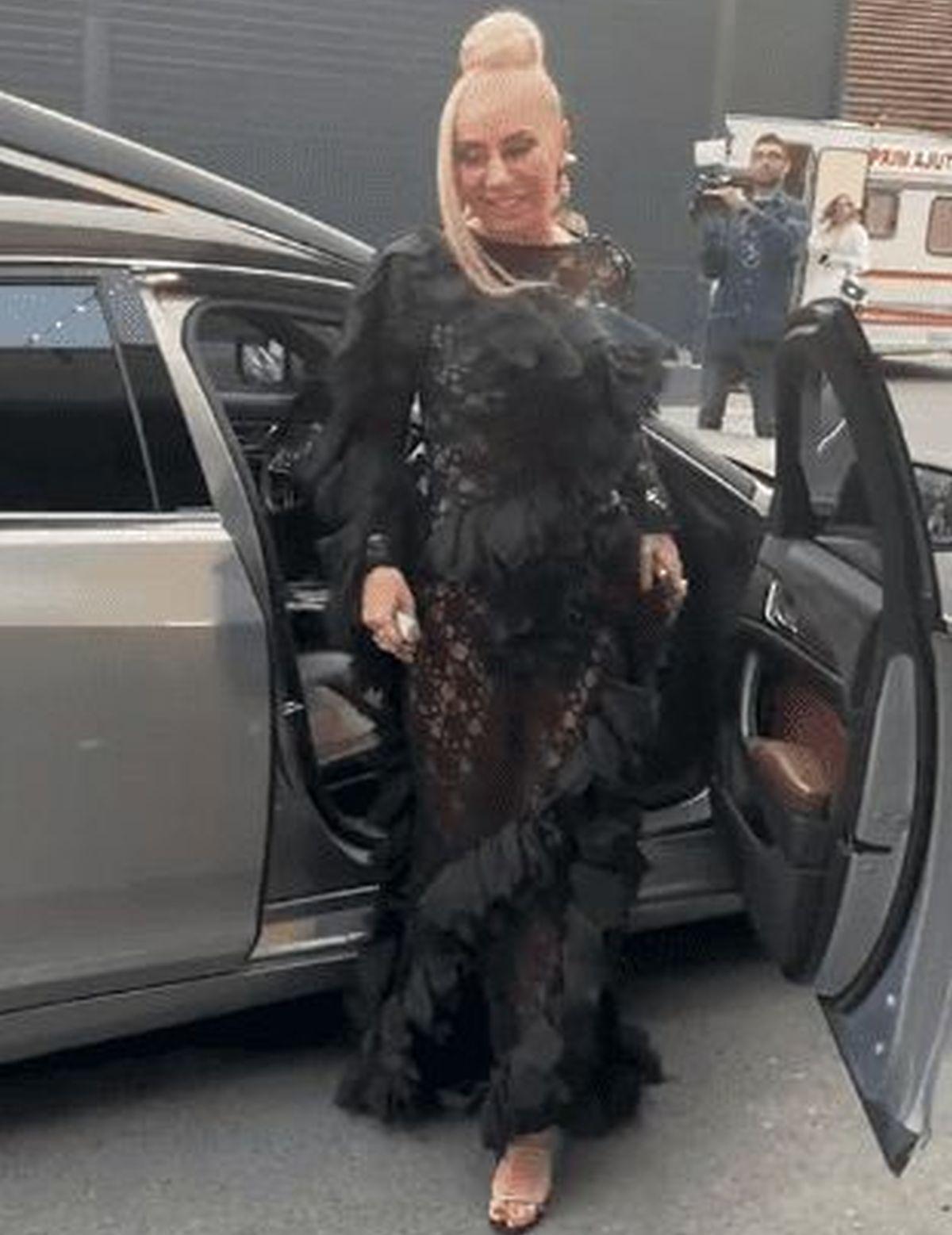 Anamaria Prodan, o nouă apariție extravagantă » Tratament cu aur de 24K: „Sunt foarte fericită”