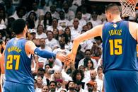 Jokic și Murray scriu istorie! Performanță incredibilă în victoria care îi readuce avantajul propriului teren lui Denver Nuggets în finala NBA