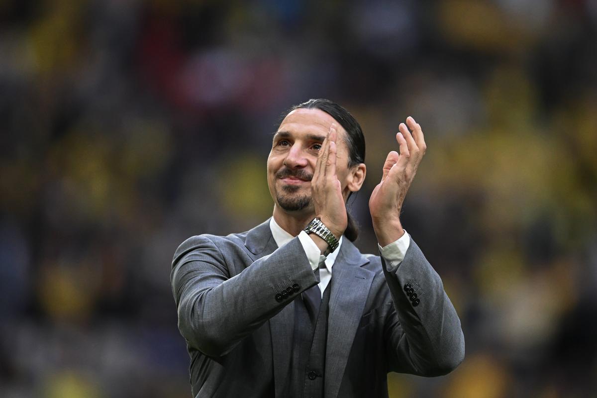Zlatan Ibrahimovic a fost aclamat de un stadion întreg înainte de Suedia - Serbia