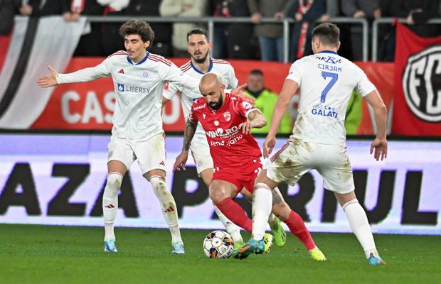Clubul din Superliga s-a mai despărțit de 3 jucători