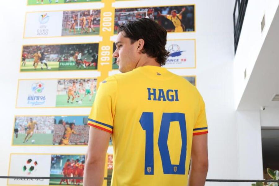 Ianis Hagi, noul decar al echipei naționale, foto: FRF Noul decar al României la EURO, după ce Nicolae Stanciu a cedat tricoul. Ce numere vor avea cei 26 de jucători