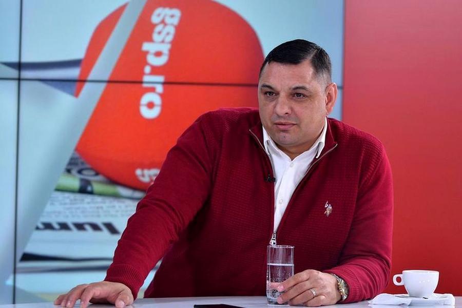 Ionel Ganea „Ar fi o greșeală fatală!” » Dilema momentului: cum jucăm contra Slovaciei? 5 opinii: „Știi cât de periculos e un meci de salon?”