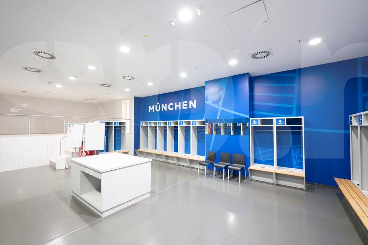 Echipa GSP.RO a intrat în vestiarul României de pe Allianz Arena, Munchen FOTO Ionuț Iordache (GSP.RO)