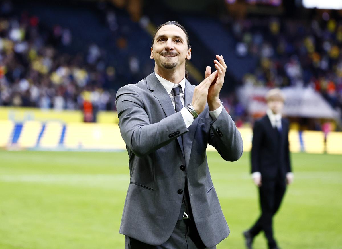 Zlatan Ibrahimovic a fost aclamat de un stadion întreg înainte de Suedia - Serbia