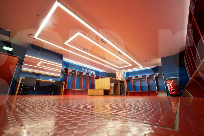 Echipa GSP.RO a intrat în vestiarul României de pe Allianz Arena, Munchen FOTO Ionuț Iordache (GSP.RO)