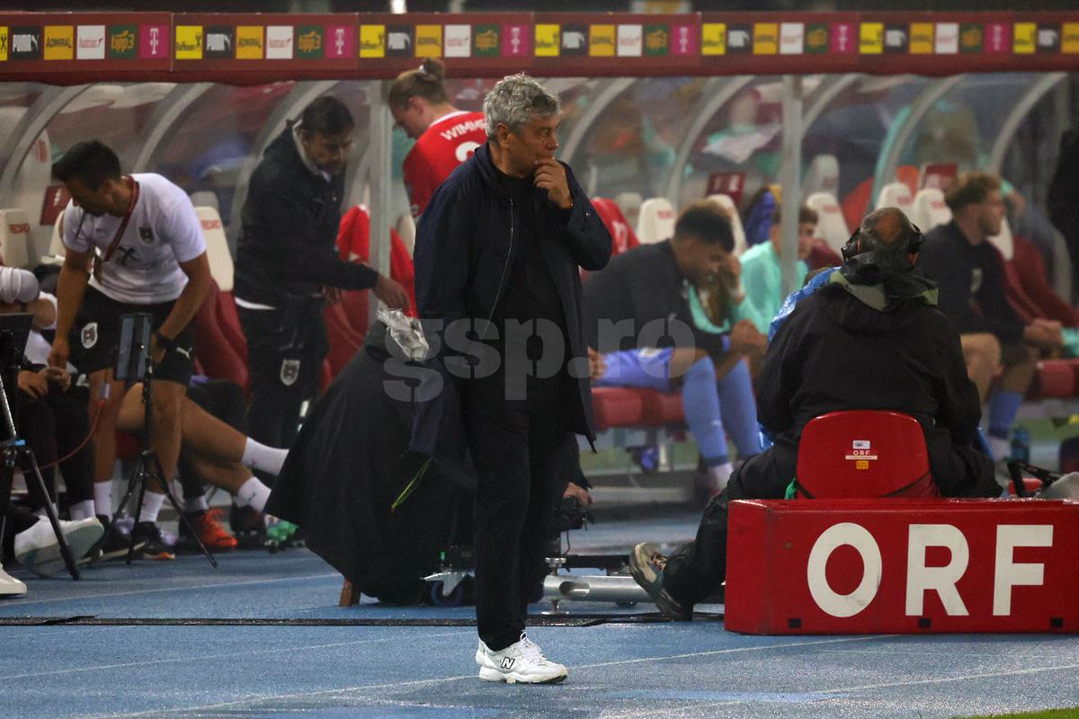 Mircea Lucescu, la meciul Austria - România 2-1