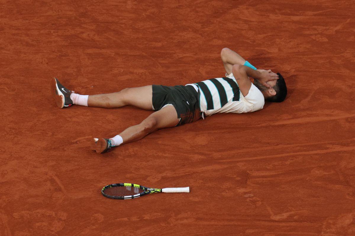 Uluitorul Carlos Alcaraz e campion pentru al doilea an consecutiv la Roland Garros! Revenire incredibilă a numărului 2 mondial în cea mai lungă finală din istoria turneului
