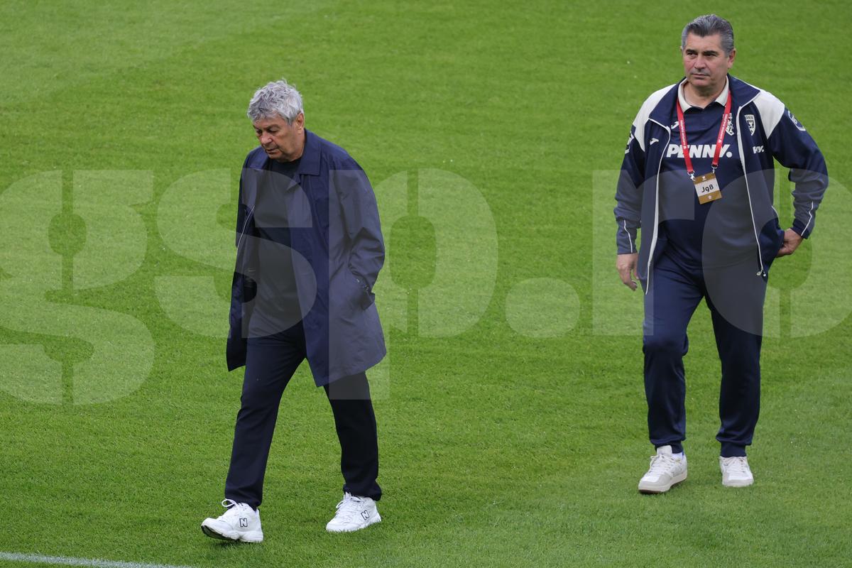 Mircea Lucescu, la meciul Austria - România 2-1