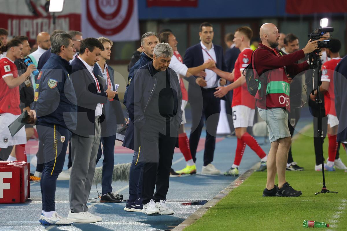 Mircea Lucescu, la meciul Austria - România 2-1