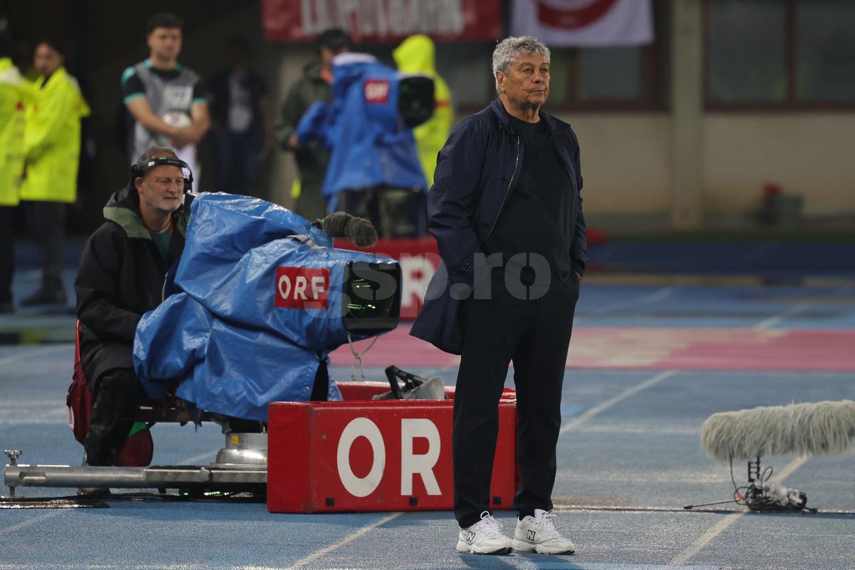 Mircea Lucescu, la meciul Austria - România 2-1