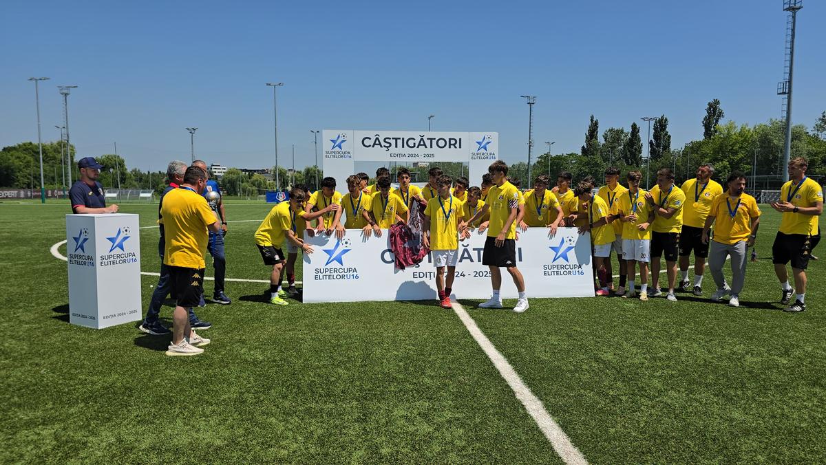 Dan Șucu, la meciul dintre Rapid U16 și U Cluj U16