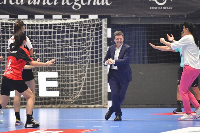 Nicușor Dan, președintele României, a fost prezent la „Gala Neagu” și a fost protagonistul unui moment special pregătit de organizatori/ foto: Cristi Preda (GSP)