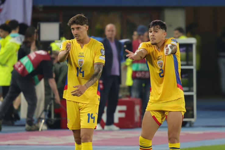 Dispută între Andrei Raţiu şi David Miculescu la finalul partidei Austria - România 2-1 FOTO: Ionuţ Iordache (GSP)
