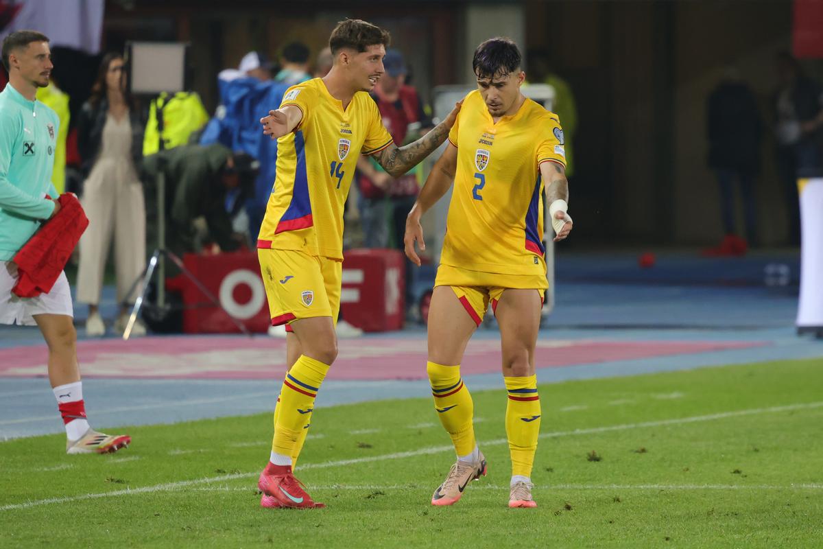 Dispută între Andrei Raţiu şi David Miculescu la finalul partidei Austria - România 2-1