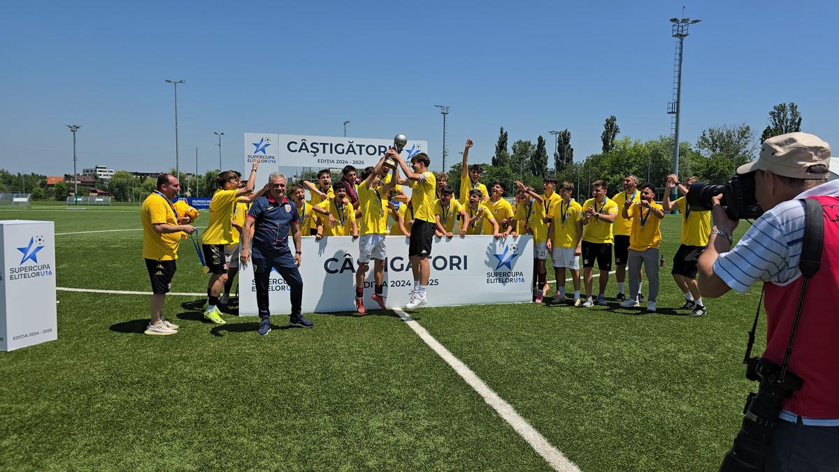 Dan Șucu, la meciul dintre Rapid U16 și U Cluj U16