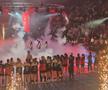 Cristina Neagu aruncă tricouri în Polivalentă