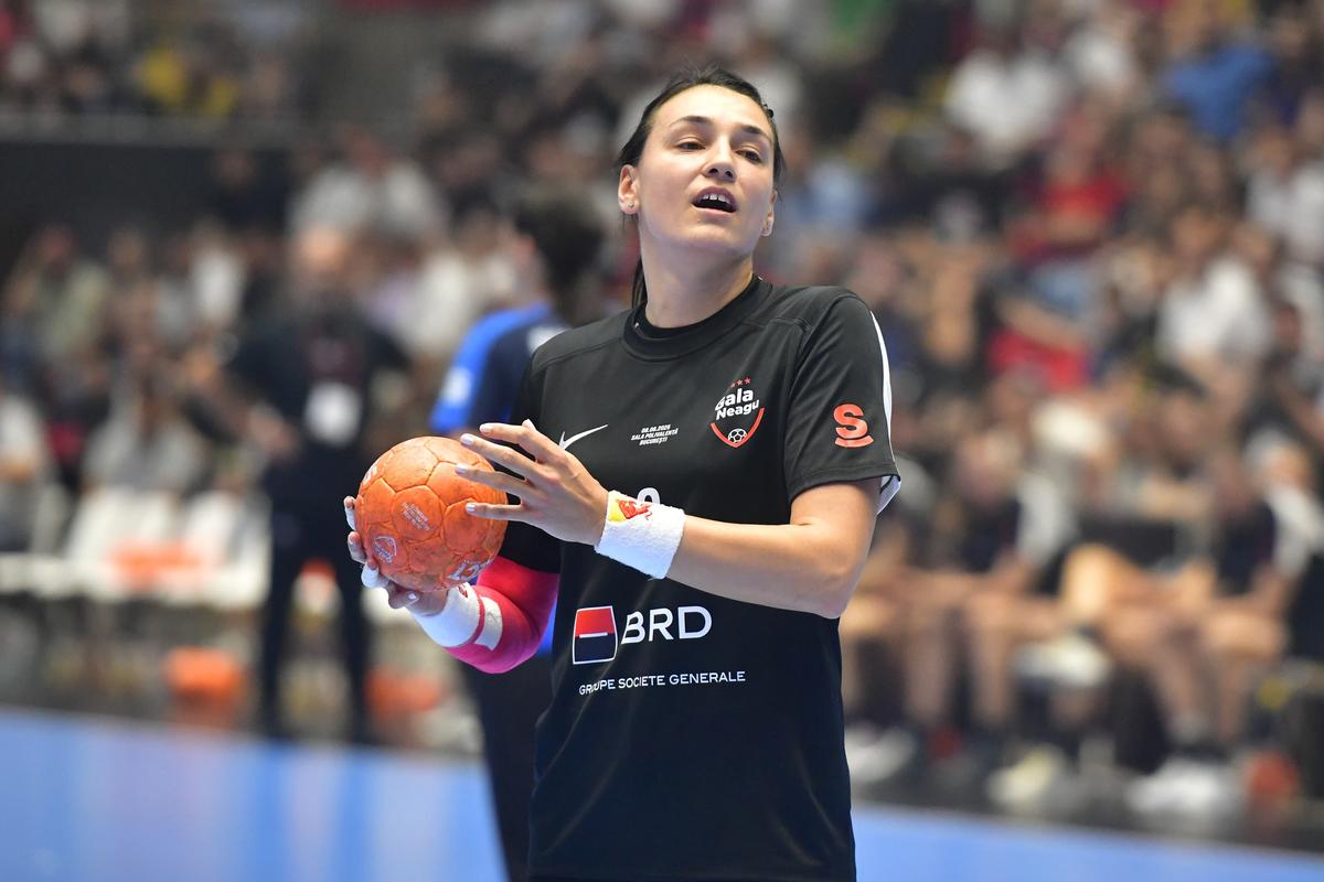 Cele mai tari momente de la Gala Neagu » Cristina și-a luat adio de la fani la Polivalentă, într-un eveniment demn de un superstar: „Nu plec, doar mă îndepărtez un pic de semicerc”