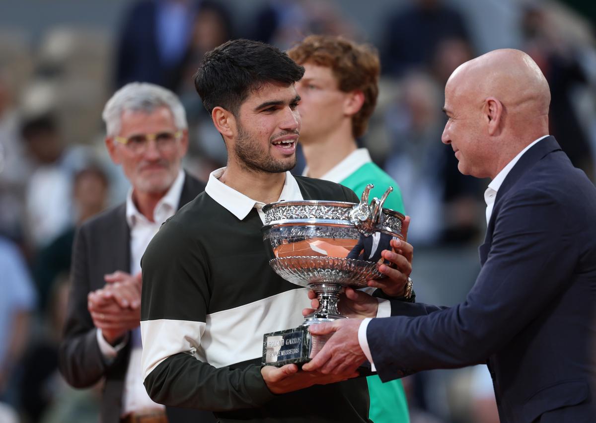 Uluitorul Carlos Alcaraz e campion pentru al doilea an consecutiv la Roland Garros! Revenire incredibilă a numărului 2 mondial în cea mai lungă finală din istoria turneului