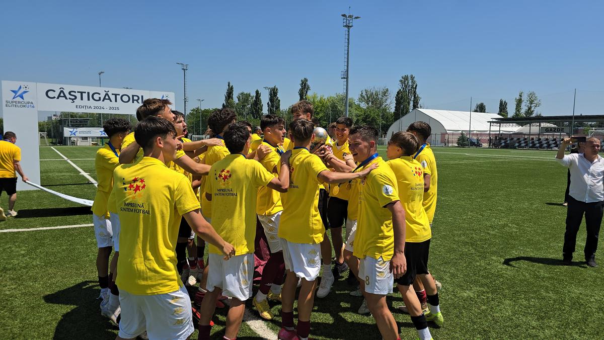 Dan Șucu, la meciul dintre Rapid U16 și U Cluj U16