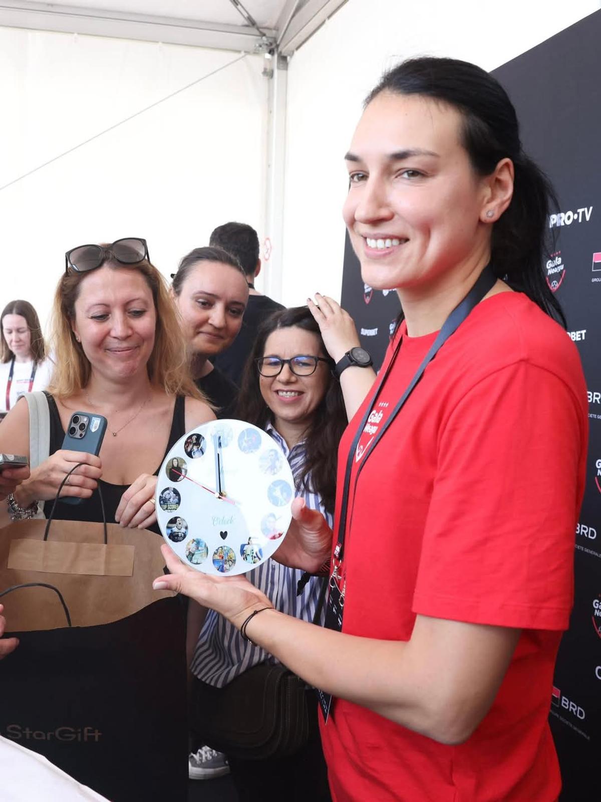 Spectacolul a început! Cristina Neagu s-a reunit cu prietenele care vor participa la gală