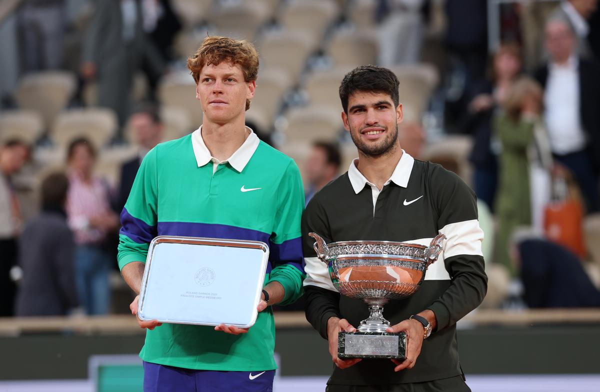 Uluitorul Carlos Alcaraz e campion pentru al doilea an consecutiv la Roland Garros! Revenire incredibilă a numărului 2 mondial în cea mai lungă finală din istoria turneului
