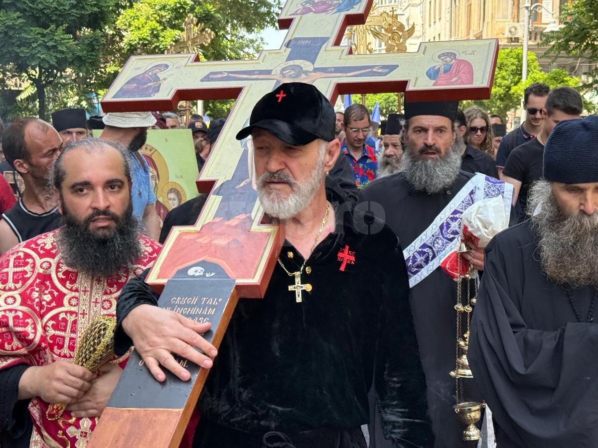 Gigi Becali la parada organizată pe 8 iunie 2025