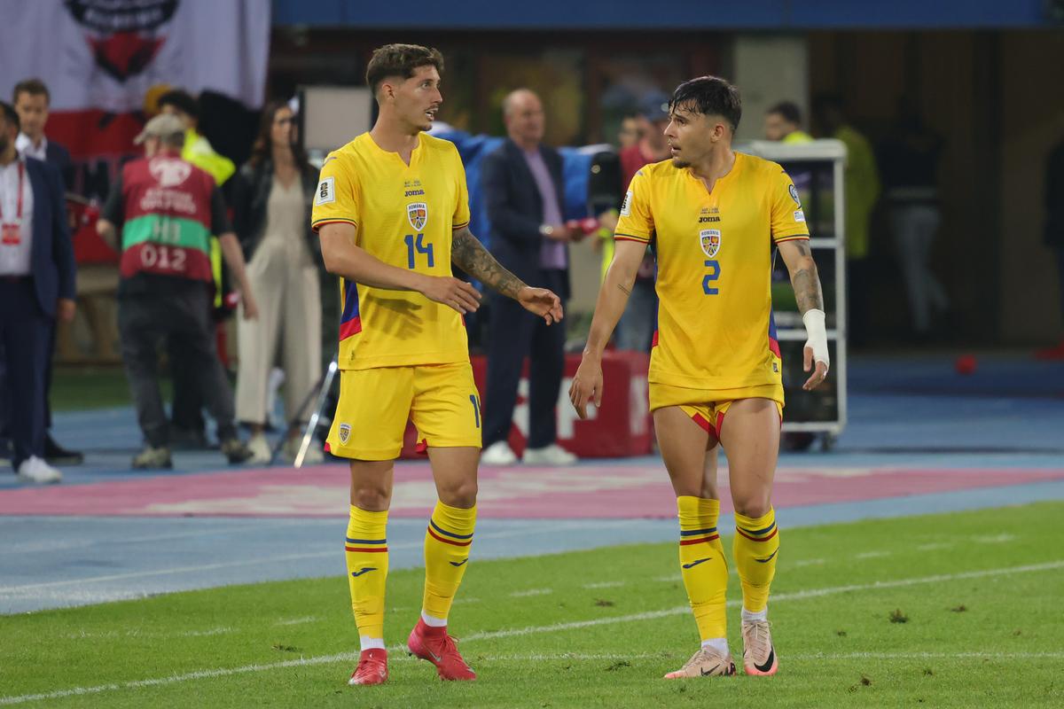 Dispută între Andrei Raţiu şi David Miculescu la finalul partidei Austria - România 2-1