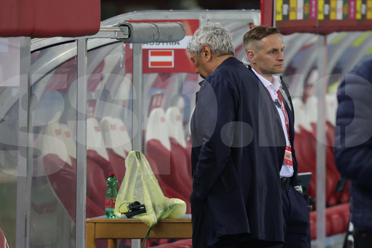 Mircea Lucescu, la meciul Austria - România 2-1