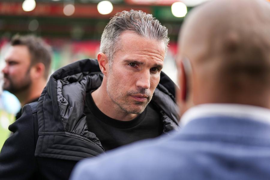 Locul secund nu l-a salvat: Robin van Persie a fost demis de la Feyenoord