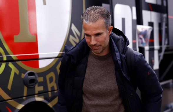 Locul secund nu l-a salvat: Robin van Persie a fost demis de la Feyenoord