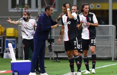 Nici Sarri nu înțelege căderea lui Juventus: „O oră de clasă mondială. Apoi, beznă!”