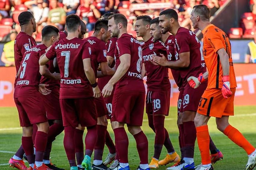 Marius Șumudică încearcă să-l readucă pe Omrani pe linia de plutire / Sursă foto: Nicu Cherciu (Facebook CFR Cluj)