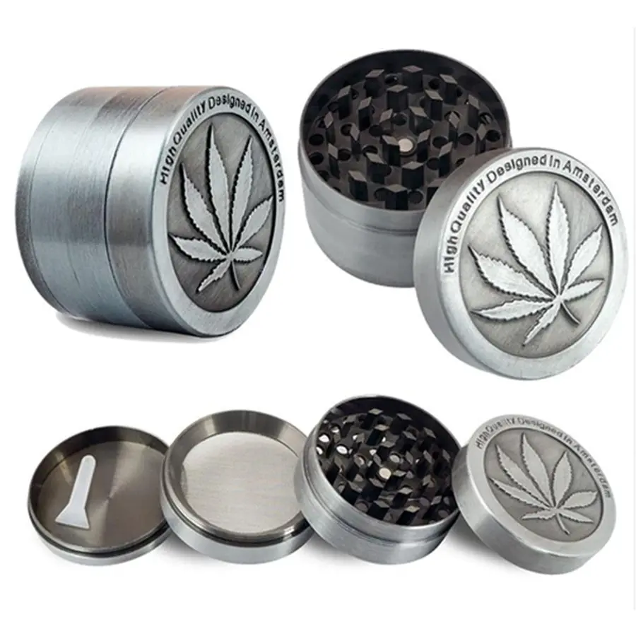 Așa arată un grinder disponibil pe site-ul eMAG și costă în jur de 50 RON Probleme la plecarea în cantonament » Ce au găsit autoritățile în bagajul noului atacant de la Botoșani: „Dacă se va demonstra, îi putem desface contractul”