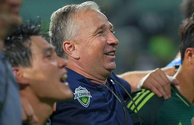 Dan Petrescu, o nouă victorie în Coreea de Sud! Două șanse pentru a-și duce echipa în Liga Campionilor