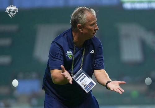 Dan Petrescu (55 de ani), antrenorul celor de la Jeonbuk, a analizat victoria obținută de echipa sa, azi, în fața lui FC Seul, scor 2-1, într-o partidă din runda cu numărul 21 din prima ligă din Coreea de Sud.