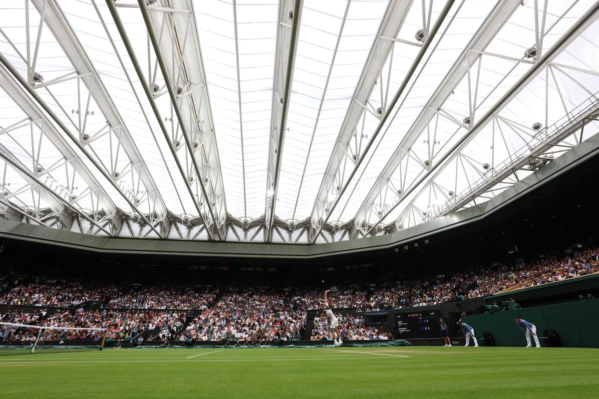 Revenire de senzație la Wimbledon: a fost condus cu 2-0 la seturi, dar a reușit marea surpriză și va juca în „sferturi”