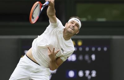 Revenire de senzație la Wimbledon: a fost condus cu 2-0 la seturi, dar a reușit marea surpriză și va juca în „sferturi”