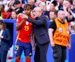 Lamine Yamal, alături de selecționerul Luis de la Fuente / Foto: Imago