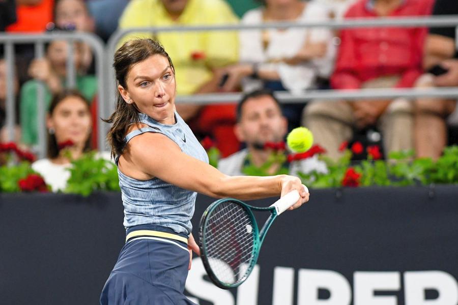 Simona Halep continuă colaborarea cu Banca Transilvania, foto: Imago Images Simona Halep, mărturii emoționante: „Acum este greu să recuperez timpul pe care l-am pierdut” + „Ar trebui să le ofere jucătoarelor o șansă să rezolve problema”
