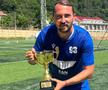 Răzvan Cazacu în prezent, cu trofeul cucerit la minifotbal / Sursă foto: Facebook