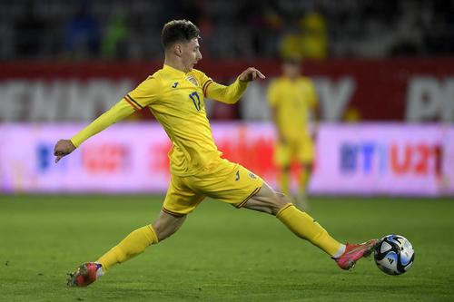 Apoel Nicosia, campioana din Cipru, a oficializat transferul mijlocașului ofensiv Marius Corbu (22 de ani).