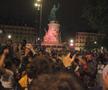 Violențele au izbucnit aseară în Paris, între fanii extremei stânga Frontul Național și forțele de ordine, foto: Imago
