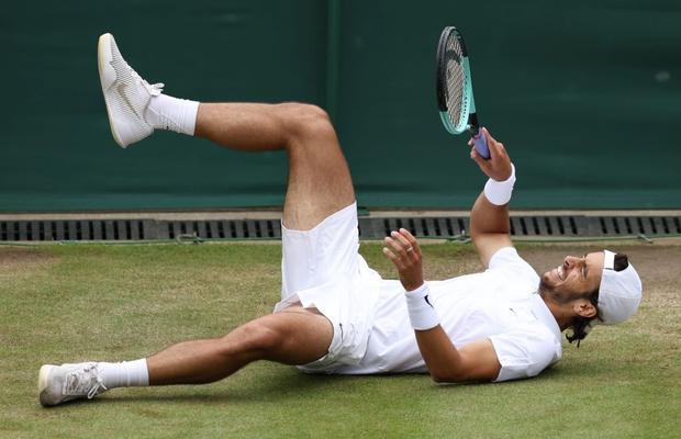 Lorenzo Musetti, pentru prima dată în „sferturi” la un Grand Slam și semnificația tatuajelor: „Familia mă susține, la fel ca o ancoră”