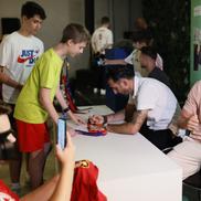 FCSB, conferință de presă și sesiune de autografe la Muzeul Fotbalului